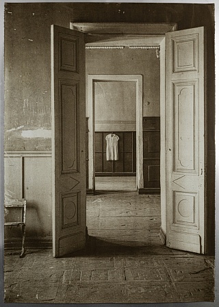 Картина "Накануне утренника" из серии "Белая школа"