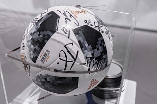 Картина из серии "Антиформы"